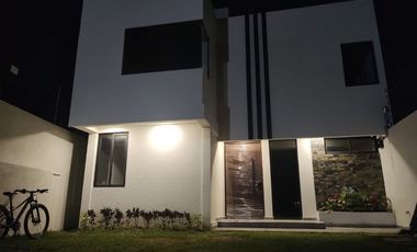 Se VENDE CASA, LOMAS TRUJILLO, EMILIANO ZAPATA