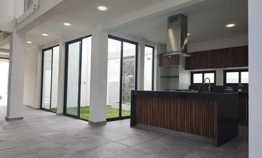 Se VENDE CASA, LOMAS TRUJILLO, EMILIANO ZAPATA