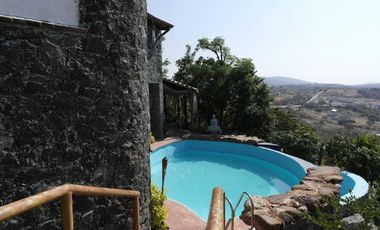 SE VENDE CASA CON ALBERCA EN  SAN ISIDRO, YAUTEPEC, MORELOS