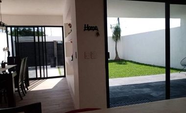 SE VENDE CASA EN AMACUZAC, MOR.