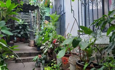 SE VENDE CASA DE UN SOLO NIVEL CON 3 BUNGALOWS