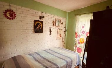 SE VENDE CASA DE UN SOLO NIVEL CON 3 BUNGALOWS