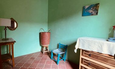 SE VENDE CASA DE UN SOLO NIVEL CON 3 BUNGALOWS