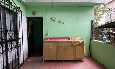 SE VENDE CASA DE UN SOLO NIVEL CON 3 BUNGALOWS