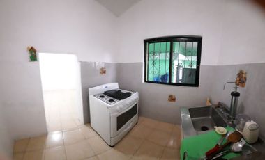SE VENDE CASA DE UN SOLO NIVEL CON 3 BUNGALOWS