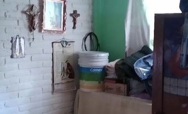 SE VENDE CASA DE UN SOLO NIVEL CON 3 BUNGALOWS