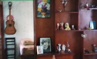 SE VENDE CASA DE UN SOLO NIVEL CON 3 BUNGALOWS