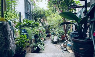 SE VENDE CASA DE UN SOLO NIVEL CON 3 BUNGALOWS