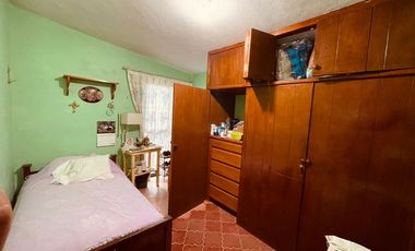 SE VENDE CASA DE UN SOLO NIVEL CON 3 BUNGALOWS