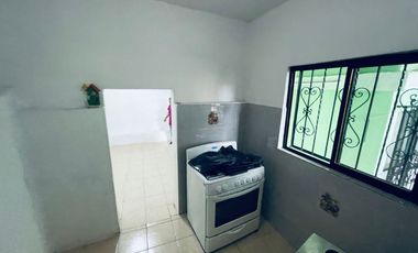 SE VENDE CASA DE UN SOLO NIVEL CON 3 BUNGALOWS