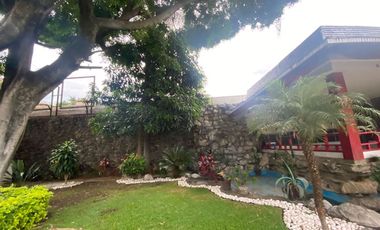 Se vende o se renta casa con alberca