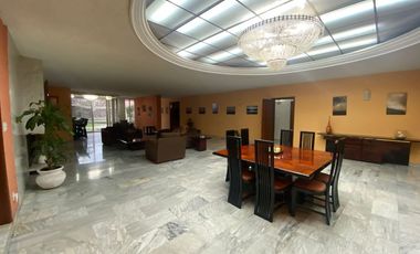 Se vende o se renta casa con alberca