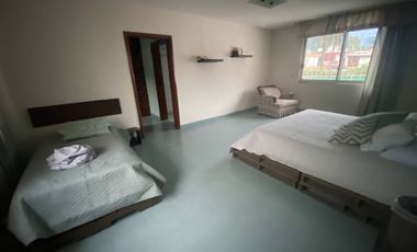 Se vende o se renta casa con alberca