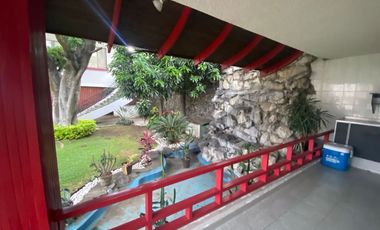 Se vende o se renta casa con alberca