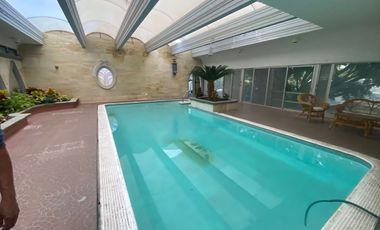 Se vende o se renta casa con alberca