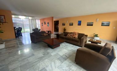 Se vende o se renta casa con alberca