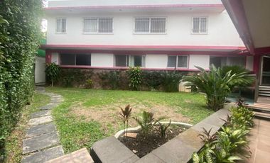 Se vende o se renta casa con alberca