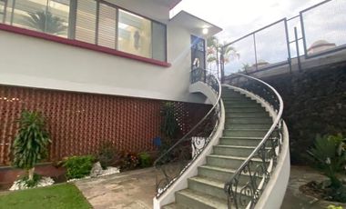 Se vende o se renta casa con alberca