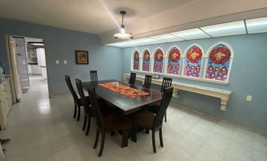 Se vende o se renta casa con alberca