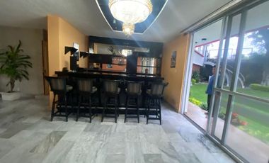 Se vende o se renta casa con alberca