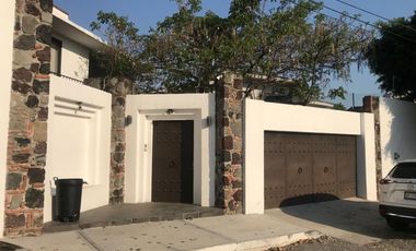 CASA RESIDENCIAL EN PRIVADA