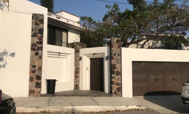 CASA RESIDENCIAL EN PRIVADA