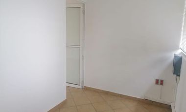 Se renta oficina en planta alta