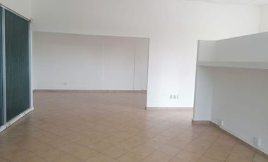 Se renta oficina en planta alta