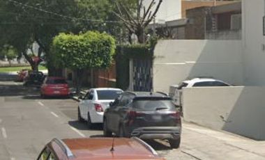 ¡¡Haz Que Tu Dinero Trabaje Para Ti Hoy !! Venta de Hermosa Casa en Exclusiva Zona, Col. Ciudad del Sol, Zapopan, Jal.