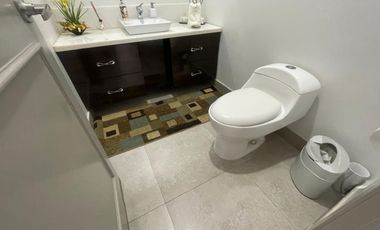 URBANIZACION EL CONDAD VENDO PRECIOSA Y AMPLIA VILLA UN PLANTA, DOS DORMITORIOS, FULL ACABADOS