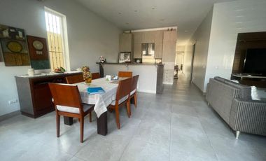 URBANIZACION EL CONDAD VENDO PRECIOSA Y AMPLIA VILLA UN PLANTA, DOS DORMITORIOS, FULL ACABADOS