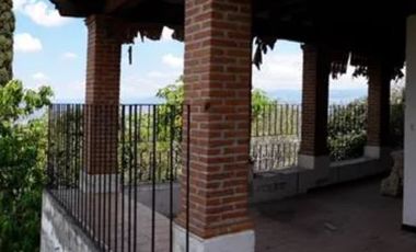 Venta de Amplia Casa, Col. San Gaspar, Jiutepec Mor.