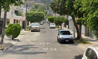 ¡¡Haz Que Tu Dinero Trabaje Para Ti Hoy !! Venta de Hermosa Casa en Exclusiva Zona, Col. Pinar de la Calma, Zapopan, Jalisco.