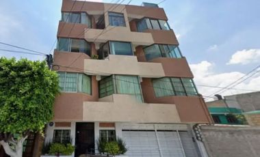 Venta de Amplio Edificio, Col. Santa Cruz Meyehualco, CDMX.
