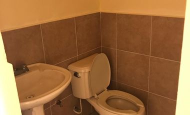 SE VENDE BODEGA CON LOCALES, frente al Colegio Salesiano en Centro Histórico.