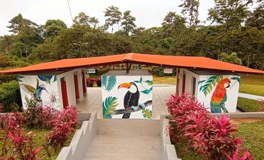 VENDO CASA DE CAMPO CON AMPLIO TERRENO, EN CONJUNTO PRIVADO, PEDRO VICENTE MALDONADO