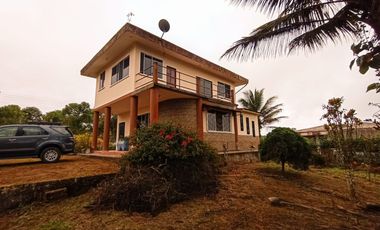 VENDO CASA DE CAMPO CON AMPLIO TERRENO, EN CONJUNTO PRIVADO, PEDRO VICENTE MALDONADO