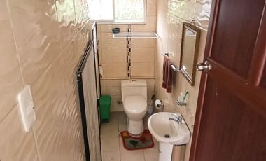 VENDO CASA DE CAMPO CON AMPLIO TERRENO, EN CONJUNTO PRIVADO, PEDRO VICENTE MALDONADO