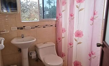 VENDO CASA DE CAMPO CON AMPLIO TERRENO, EN CONJUNTO PRIVADO, PEDRO VICENTE MALDONADO