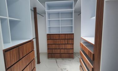 CASA EN VENTA EN FRACCIONAMIENTO - ZONA CHEDRAUI SELECT ATLIXCÁYOTL