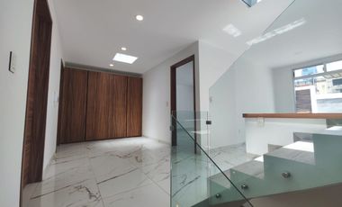 CASA EN VENTA EN FRACCIONAMIENTO - ZONA CHEDRAUI SELECT ATLIXCÁYOTL
