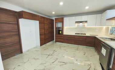 CASA EN VENTA EN FRACCIONAMIENTO - ZONA CHEDRAUI SELECT ATLIXCÁYOTL