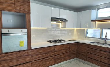 CASA EN VENTA EN FRACCIONAMIENTO - ZONA CHEDRAUI SELECT ATLIXCÁYOTL