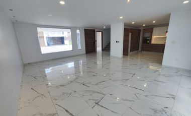 CASA EN VENTA EN FRACCIONAMIENTO - ZONA CHEDRAUI SELECT ATLIXCÁYOTL
