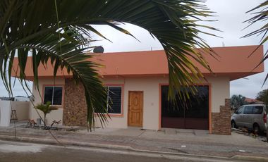 VENDO CASA DE PLAYA EN URBANIZACION PRIVADA, MIRADOR SAN JOSE, MANTA