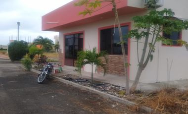 VENDO CASA DE PLAYA EN URBANIZACION PRIVADA, MIRADOR SAN JOSE, MANTA