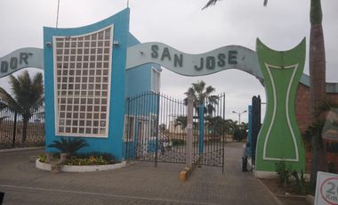 VENDO CASA DE PLAYA EN URBANIZACION PRIVADA, MIRADOR SAN JOSE, MANTA
