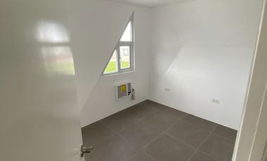 TOWNHOUSE FOR RENT 2 BEDROOM BRAND NEW TAGAYTAY-NASUGBU 2 FLOORS