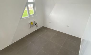 TOWNHOUSE FOR RENT 2 BEDROOM BRAND NEW TAGAYTAY-NASUGBU 2 FLOORS