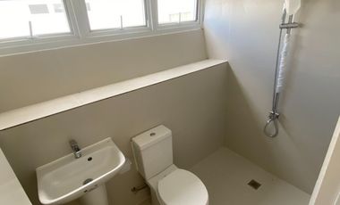 TOWNHOUSE FOR RENT 2 BEDROOM BRAND NEW TAGAYTAY-NASUGBU 2 FLOORS